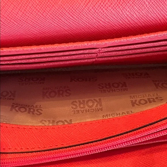 Michael Kors Coral Pink Pebbled Leather MK Circle Logo Wallet buttery Leather! - Picture 11 of 16